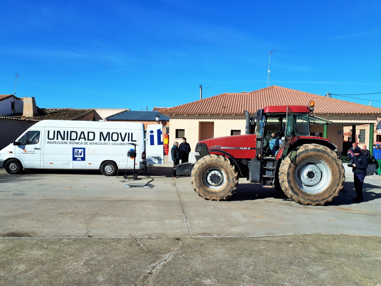 Los vehÃ­culos agrÃ­colas que superen los 40 Km/hora deben pasar su primera ITV a los cuatro aÃ±os 